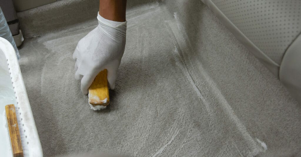 How to sprinkle baking soda on the carpet